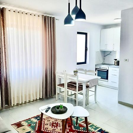 Koli Apartament Μπεράτ Εξωτερικό φωτογραφία